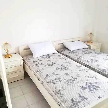 2 Bedroom Flat In