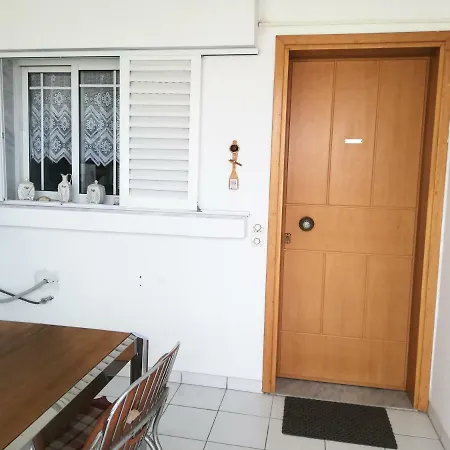 2 Bedroom Flat In Διαμέρισμα Χανιώτη